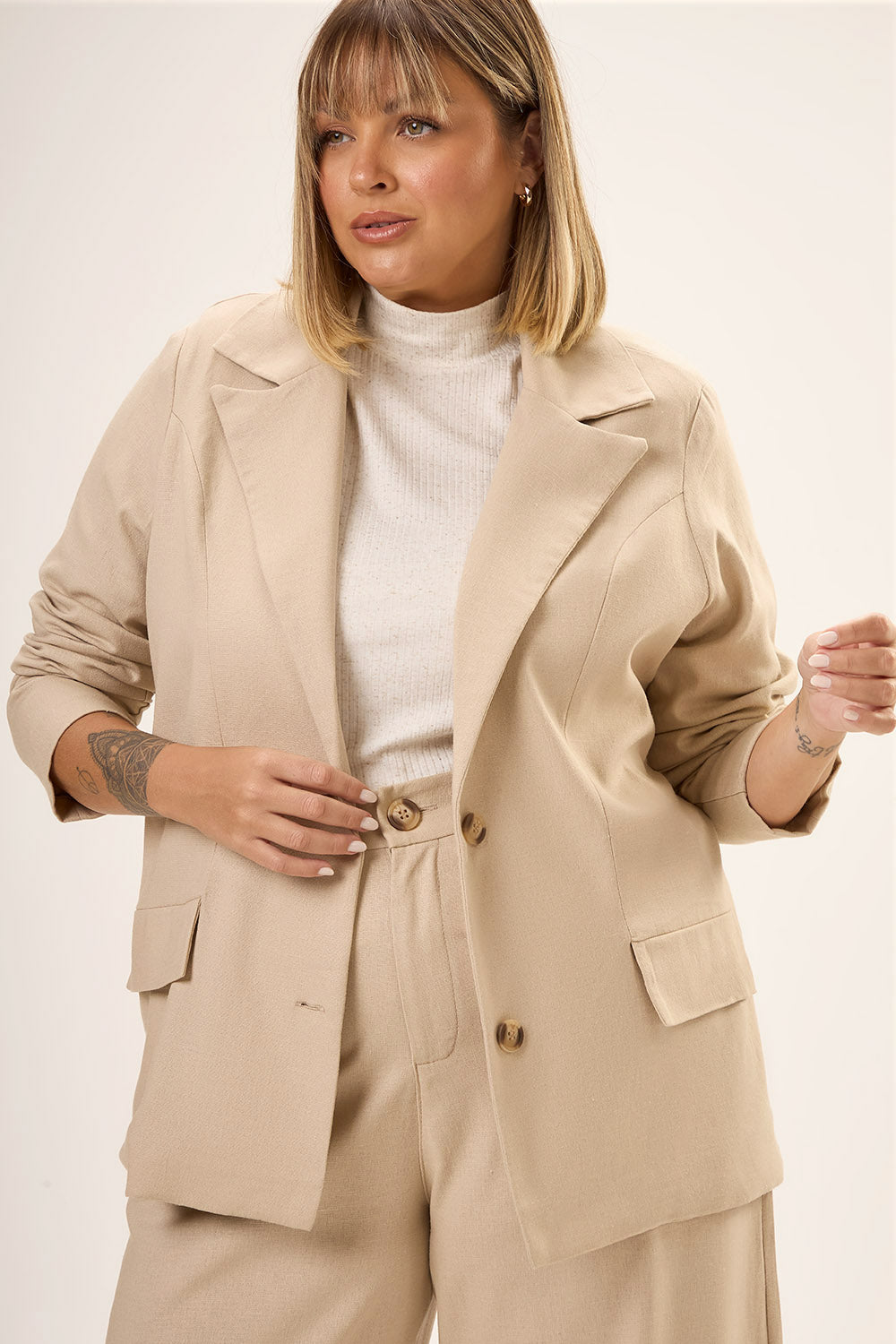 Blazer Alfaiataria Plus Size Viscose Com Linho Magnolia Bege Cess