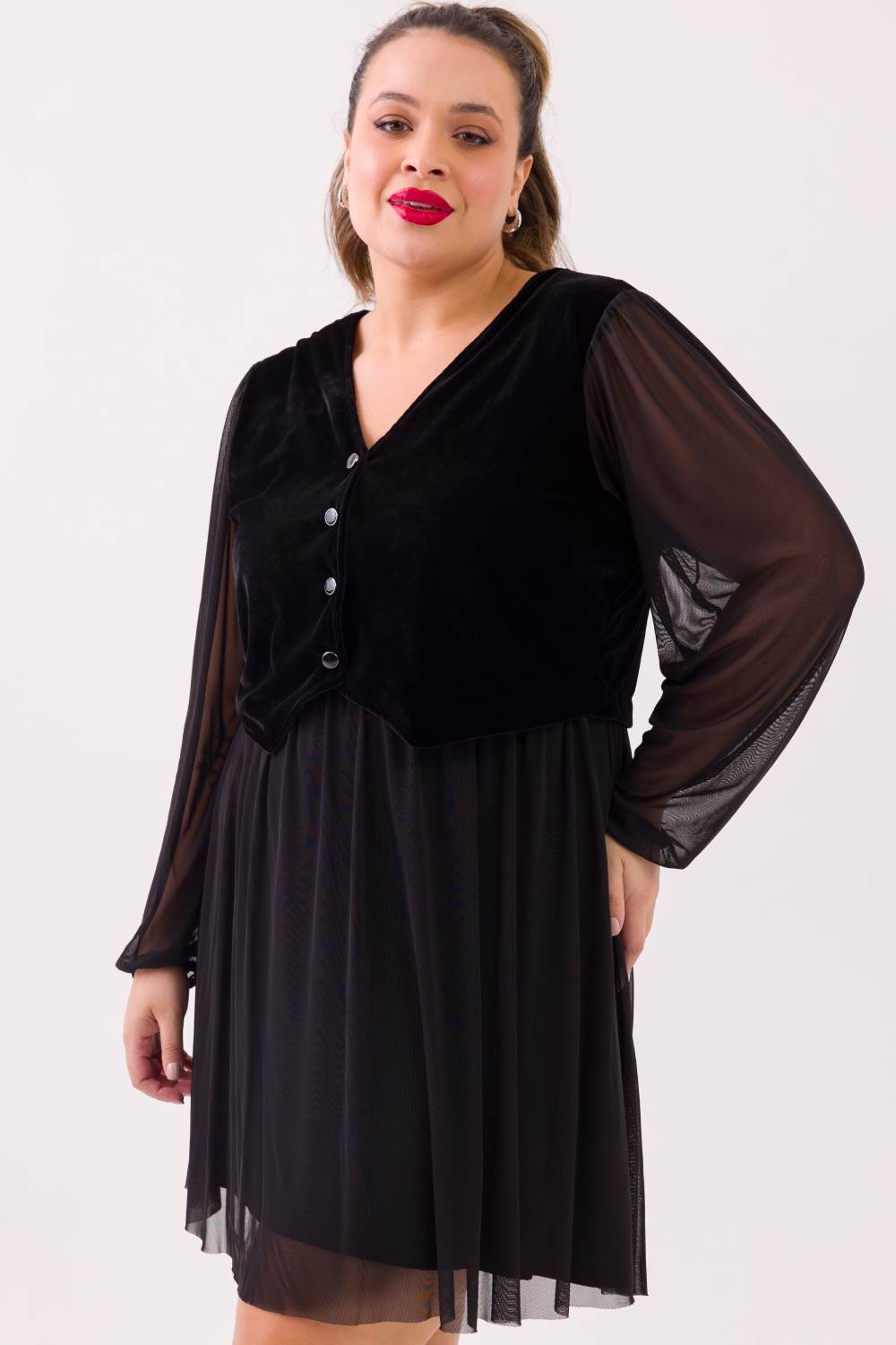 Vestido Curto Plus Size Joane Tule e Colete Veludo Preto Cess