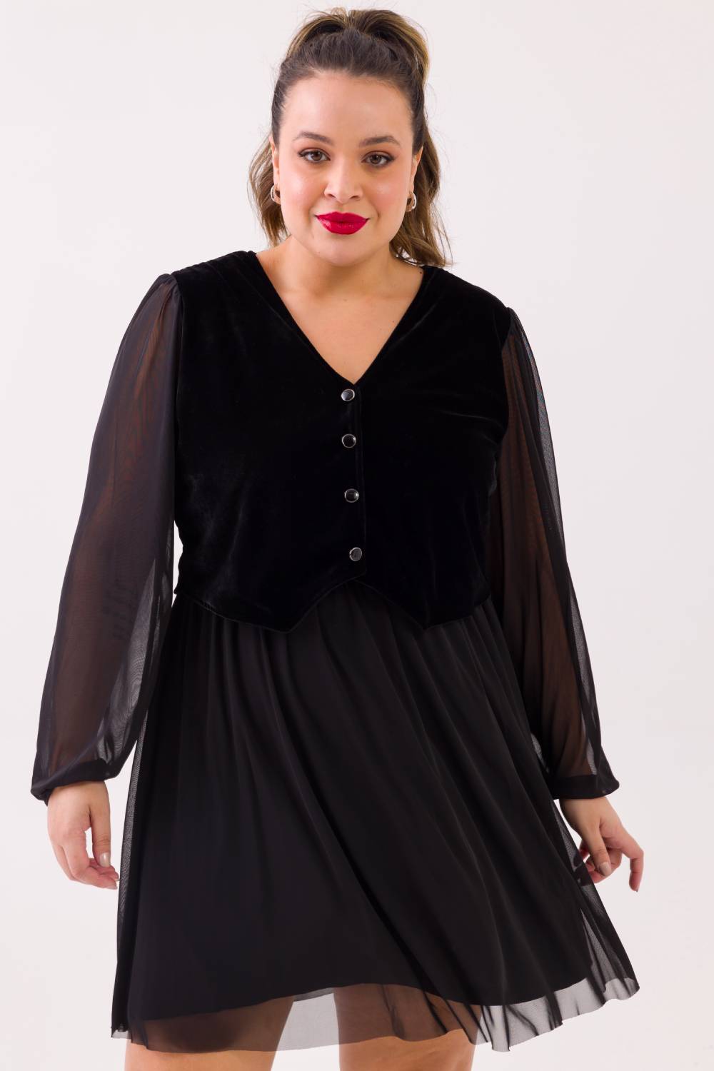 Vestido Curto Plus Size Joane Tule e Colete Veludo Preto Cess