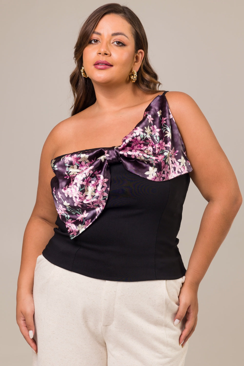 Blusa com Manga Nula Plus Size em Tecido Sarjado com Laço Ansellia Preto Cess