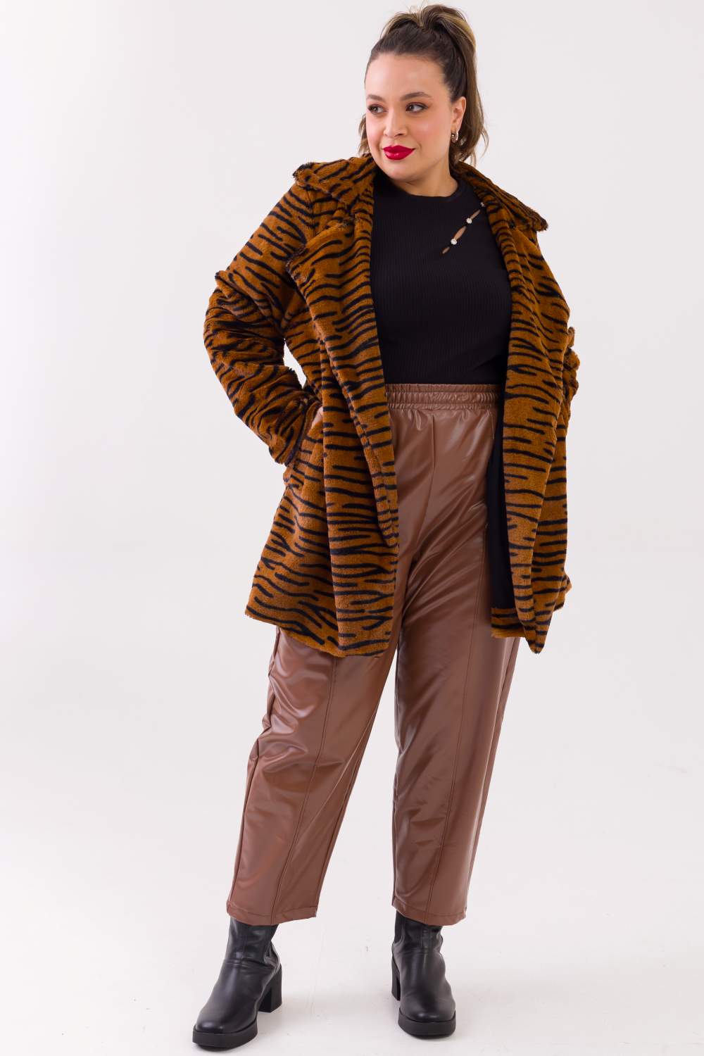 Casaco Plus Size Fluffy Animal Print Cess