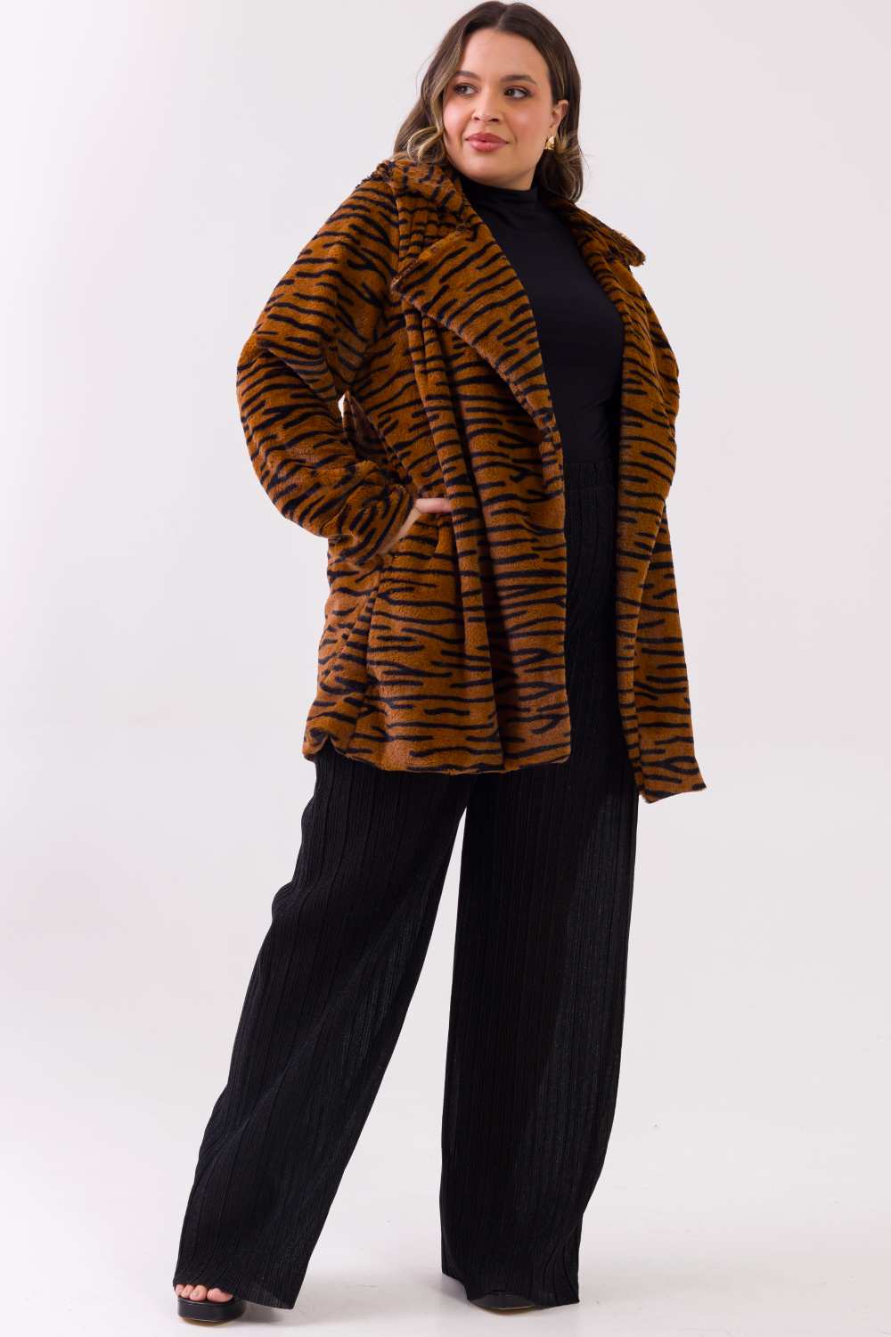 Casaco Plus Size Fluffy Animal Print Cess